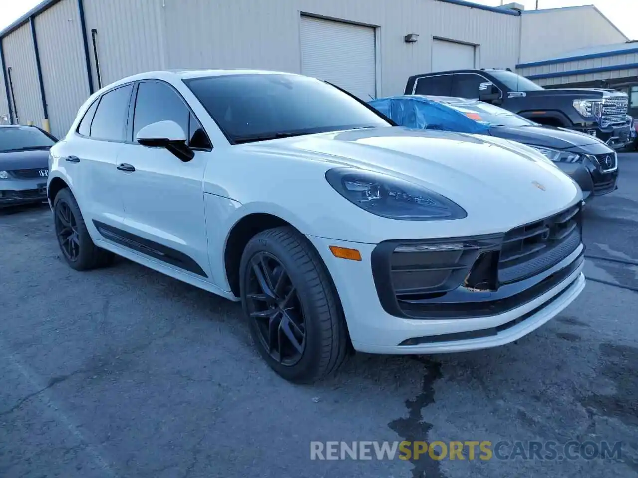 4 Photograph of a damaged car WP1AA2A58PLB09756 PORSCHE MACAN BASE 2023