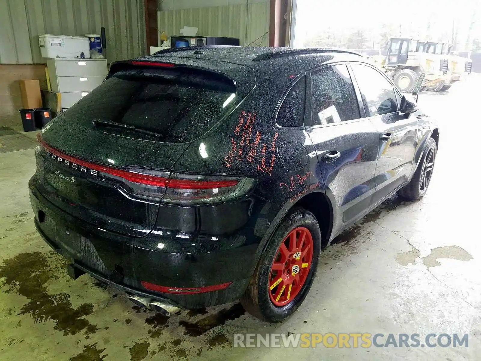 4 Photograph of a damaged car WP1AB2A5XLLB30213 PORSCHE MACAN S 2020