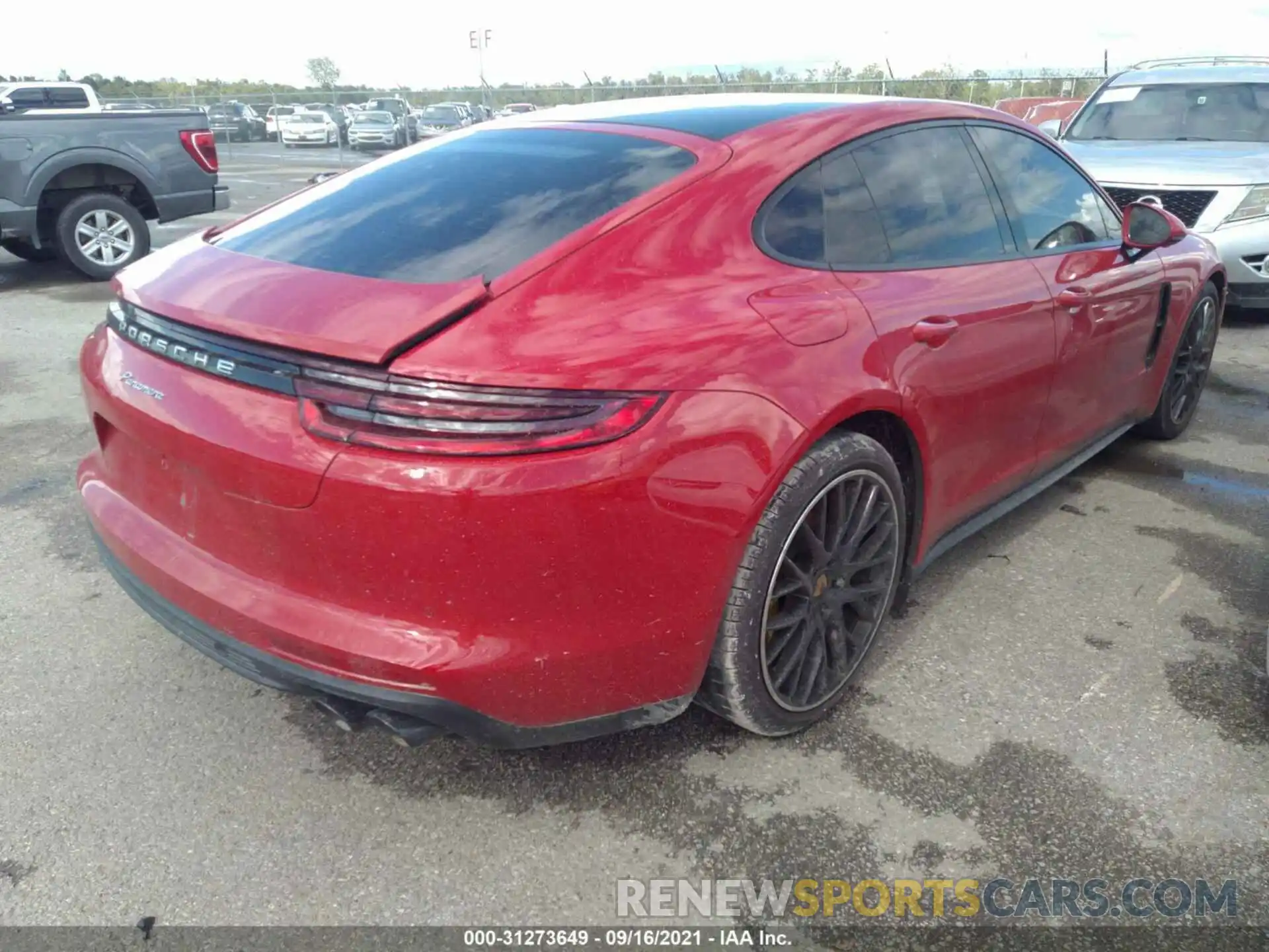 4 Photograph of a damaged car WP0AA2A74LL101831 PORSCHE PANAMERA 2020