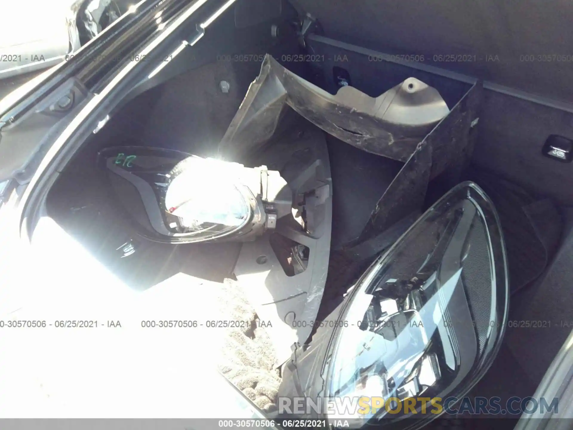 12 Photograph of a damaged car WP0AA2A76LL103130 PORSCHE PANAMERA 2020