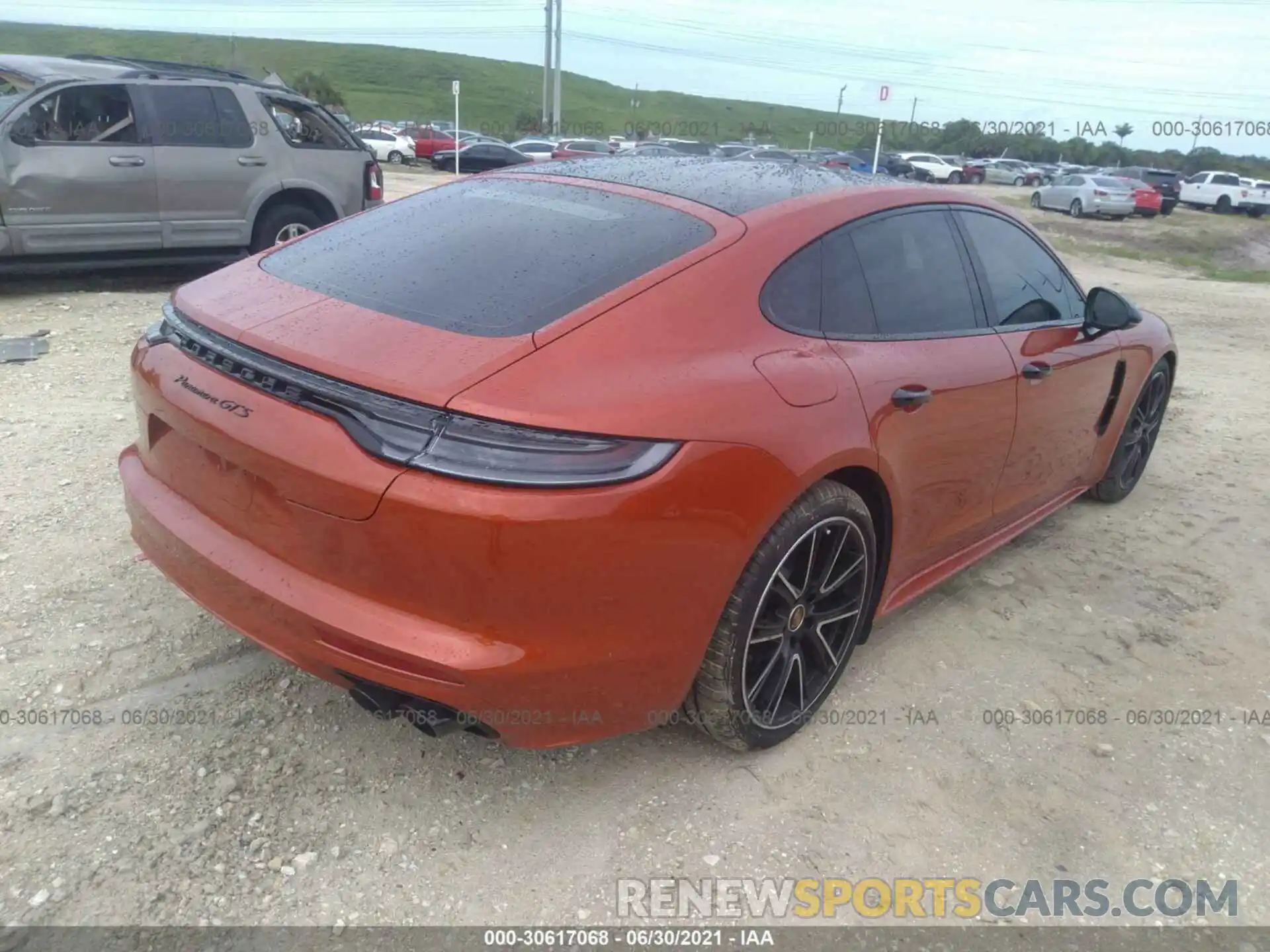 4 Photograph of a damaged car WP0AG2A71ML147486 PORSCHE PANAMERA 2021