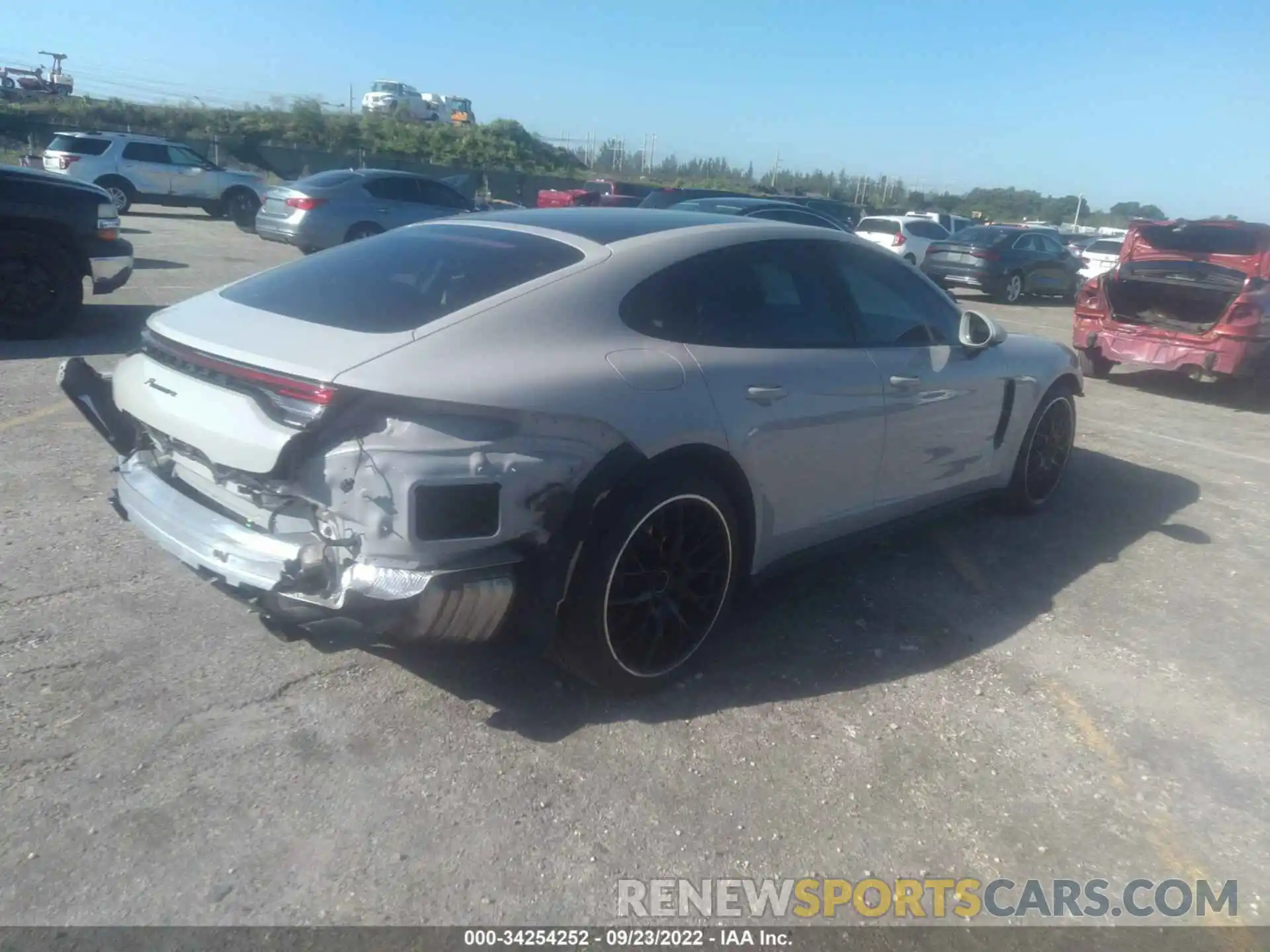 4 Photograph of a damaged car WP0AJ2A74ML120008 PORSCHE PANAMERA 2021