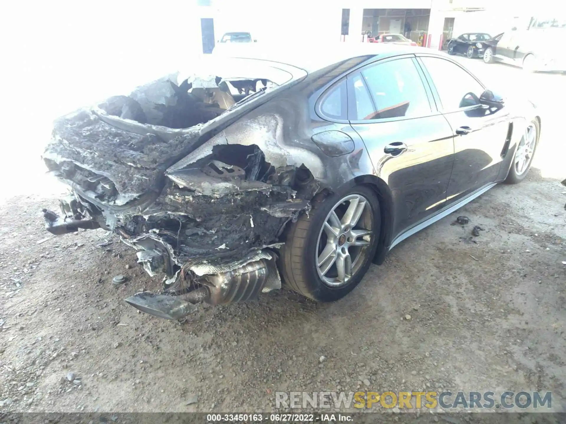 4 Photograph of a damaged car WP0AJ2A75ML118199 PORSCHE PANAMERA 2021