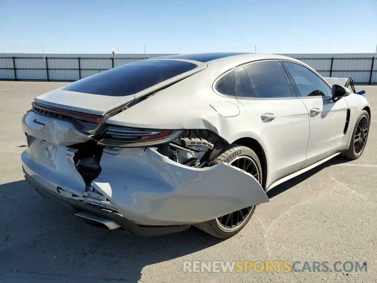 4 Photograph of a damaged car WP0AJ2A78ML116429 PORSCHE PANAMERA 2021