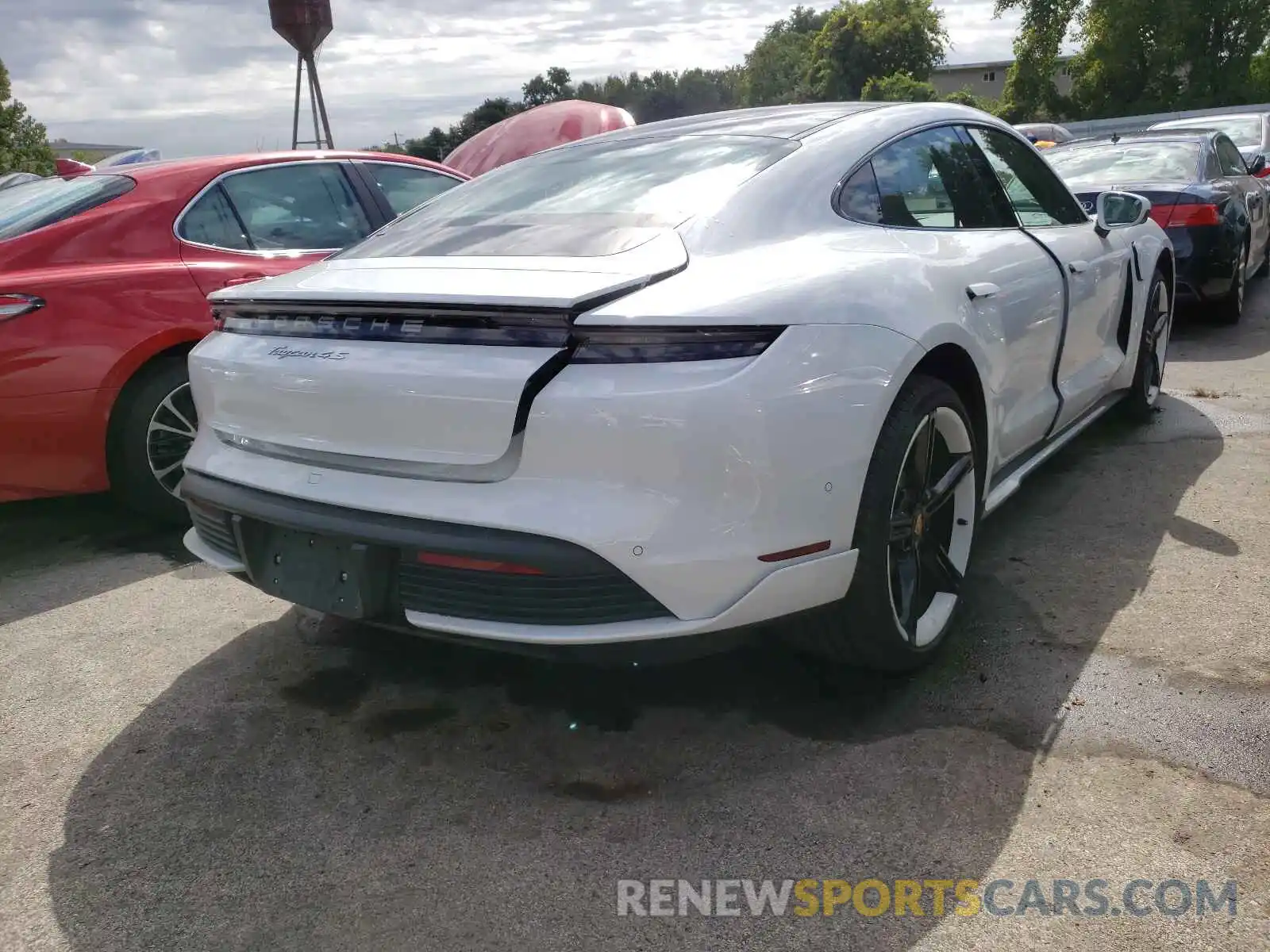 4 Photograph of a damaged car WP0AB2Y11LSA51235 PORSCHE TAYCAN 2020