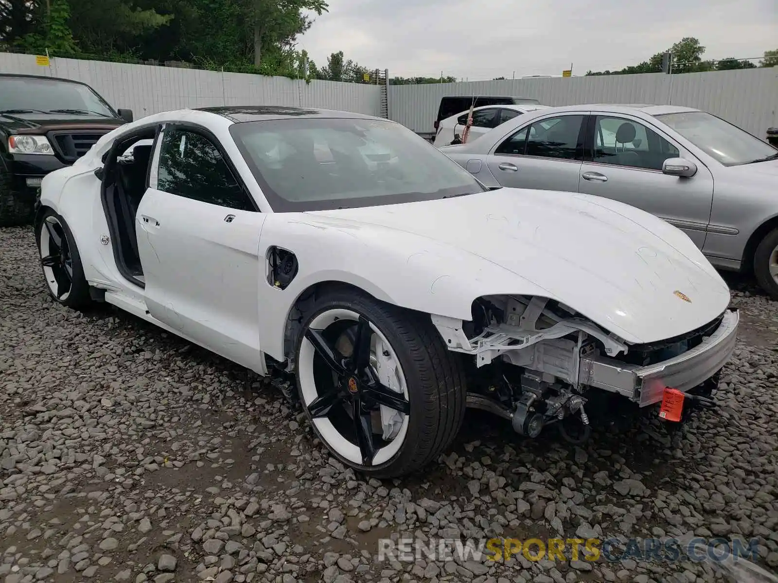 1 Photograph of a damaged car WP0AB2Y12LSA50434 PORSCHE TAYCAN 2020