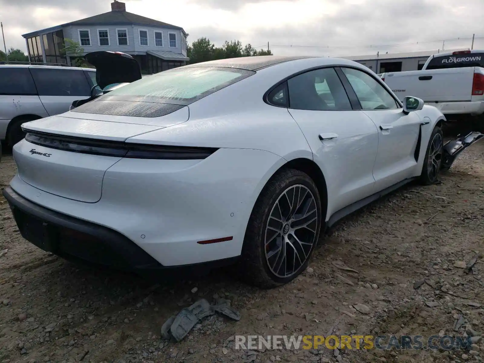 4 Photograph of a damaged car WP0AB2Y12LSA53690 PORSCHE TAYCAN 2020