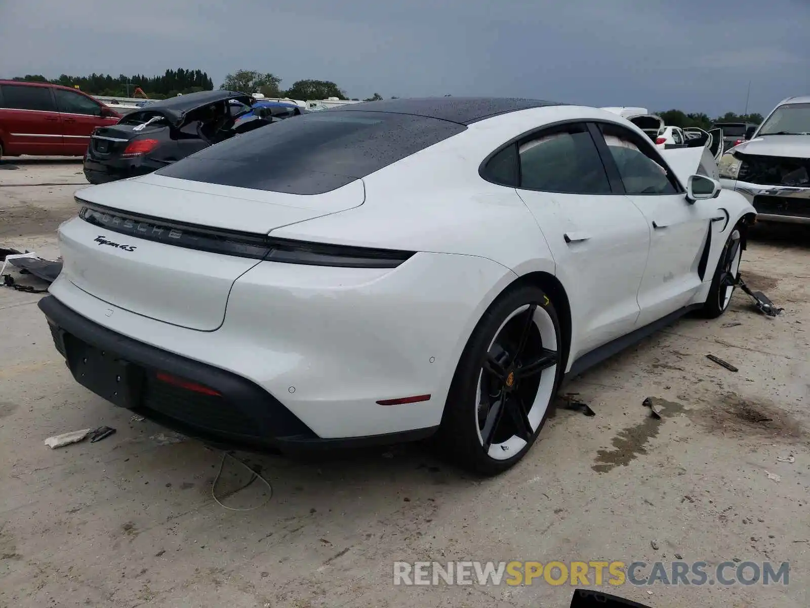 4 Photograph of a damaged car WP0AB2Y19LSA53833 PORSCHE TAYCAN 2020