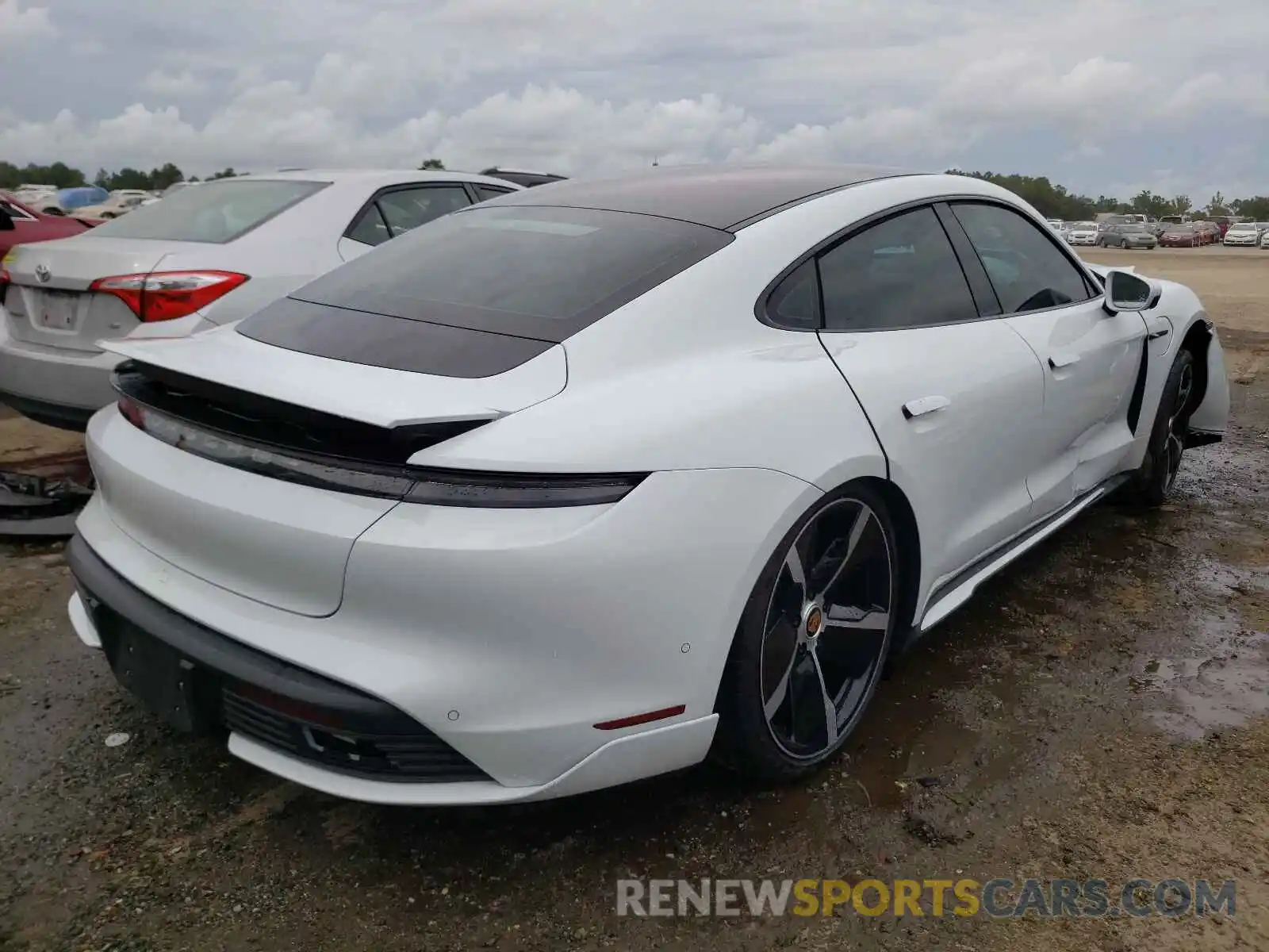 4 Photograph of a damaged car WP0AB2Y1XLSA50990 PORSCHE TAYCAN 2020