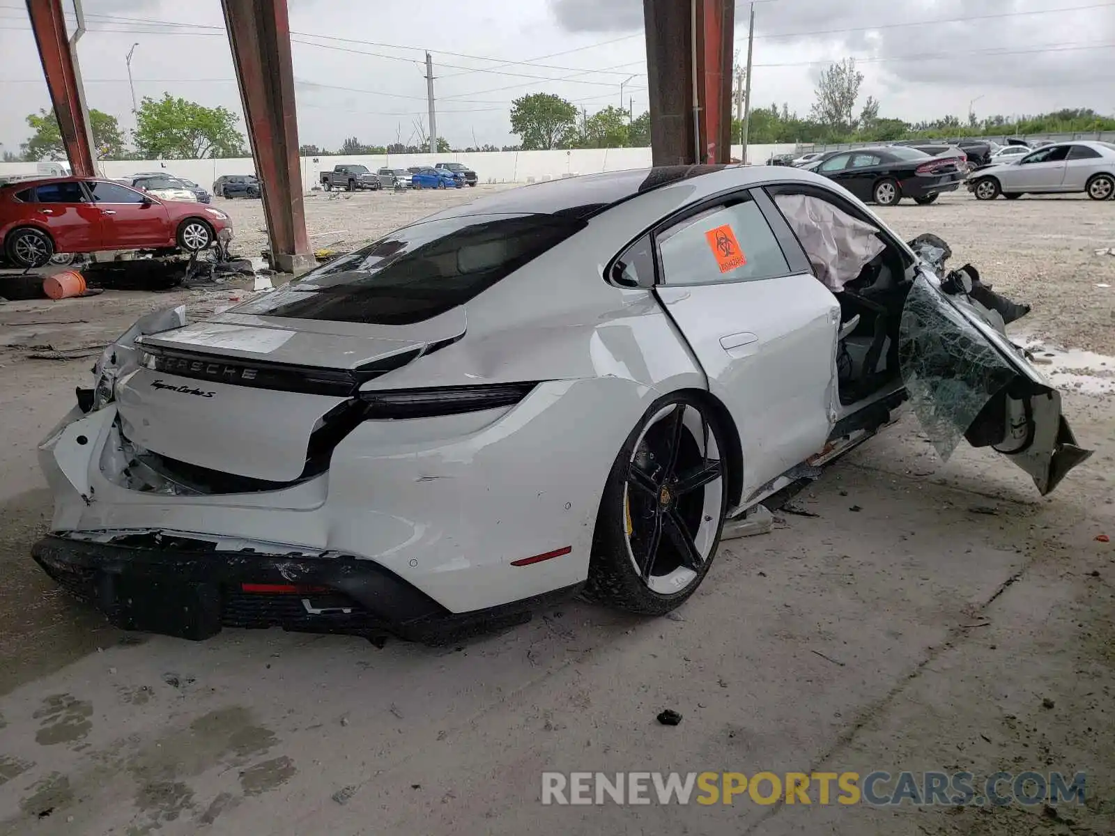 4 Photograph of a damaged car WP0AC2Y19LSA72332 PORSCHE TAYCAN 2020