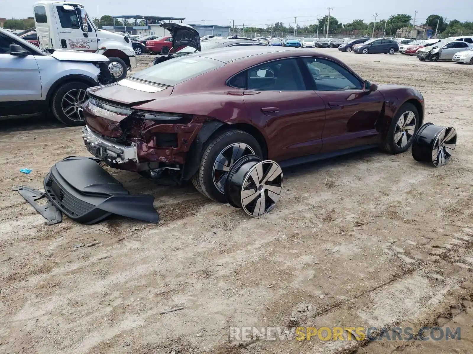 4 Photograph of a damaged car WP0AB2Y13MSA41632 PORSCHE TAYCAN 2021