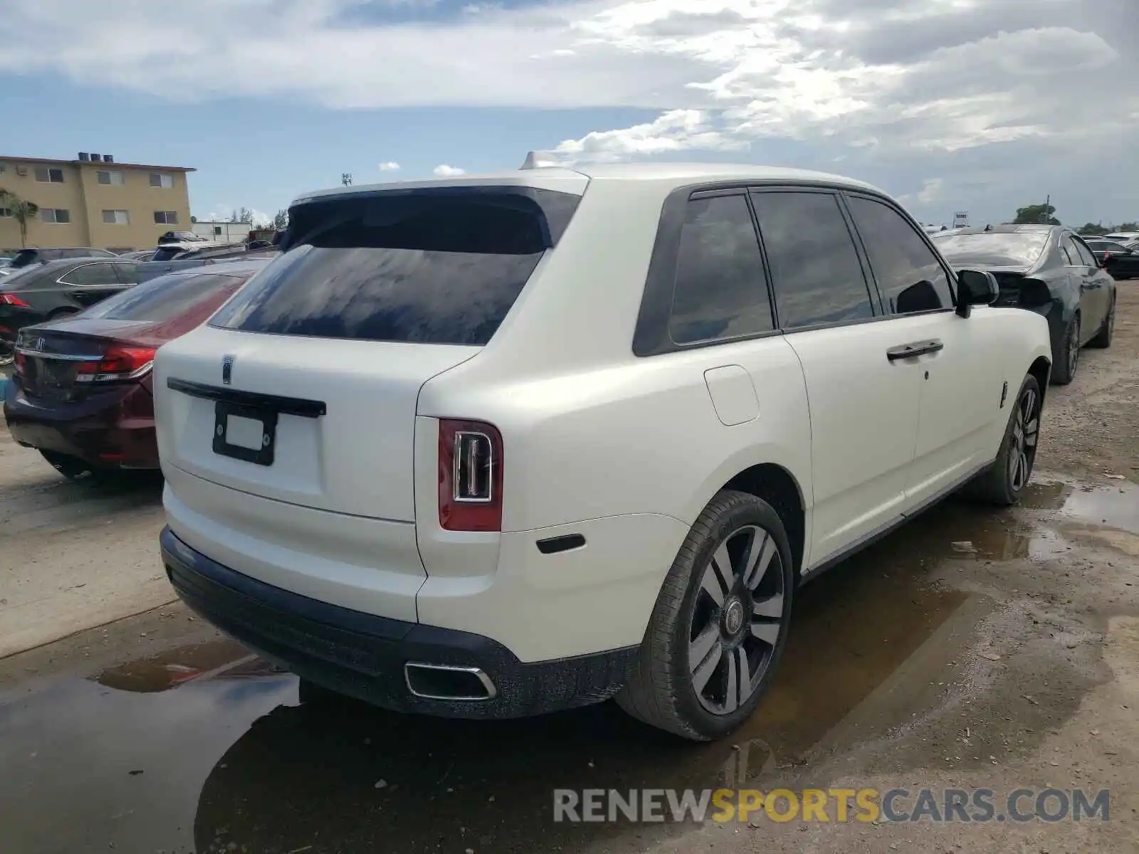 4 Photograph of a damaged car SLA689X5XKU113921 ROLLS-ROYCE CULLINAN 2019