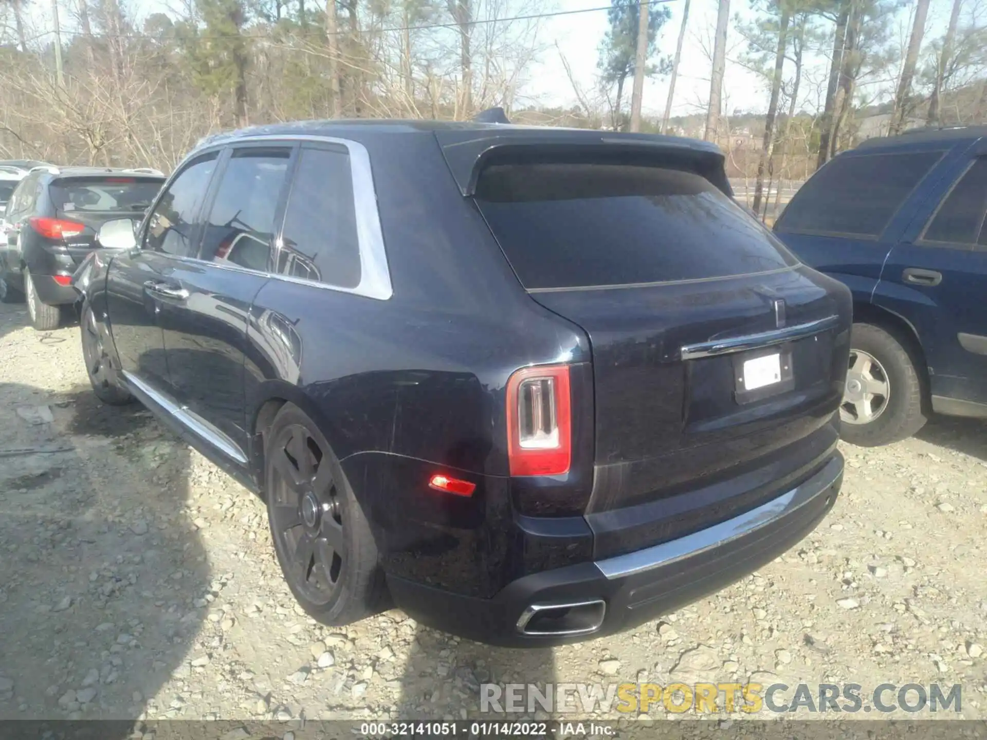 3 Photograph of a damaged car SLATV4C0XLU201443 ROLLS-ROYCE CULLINAN 2020