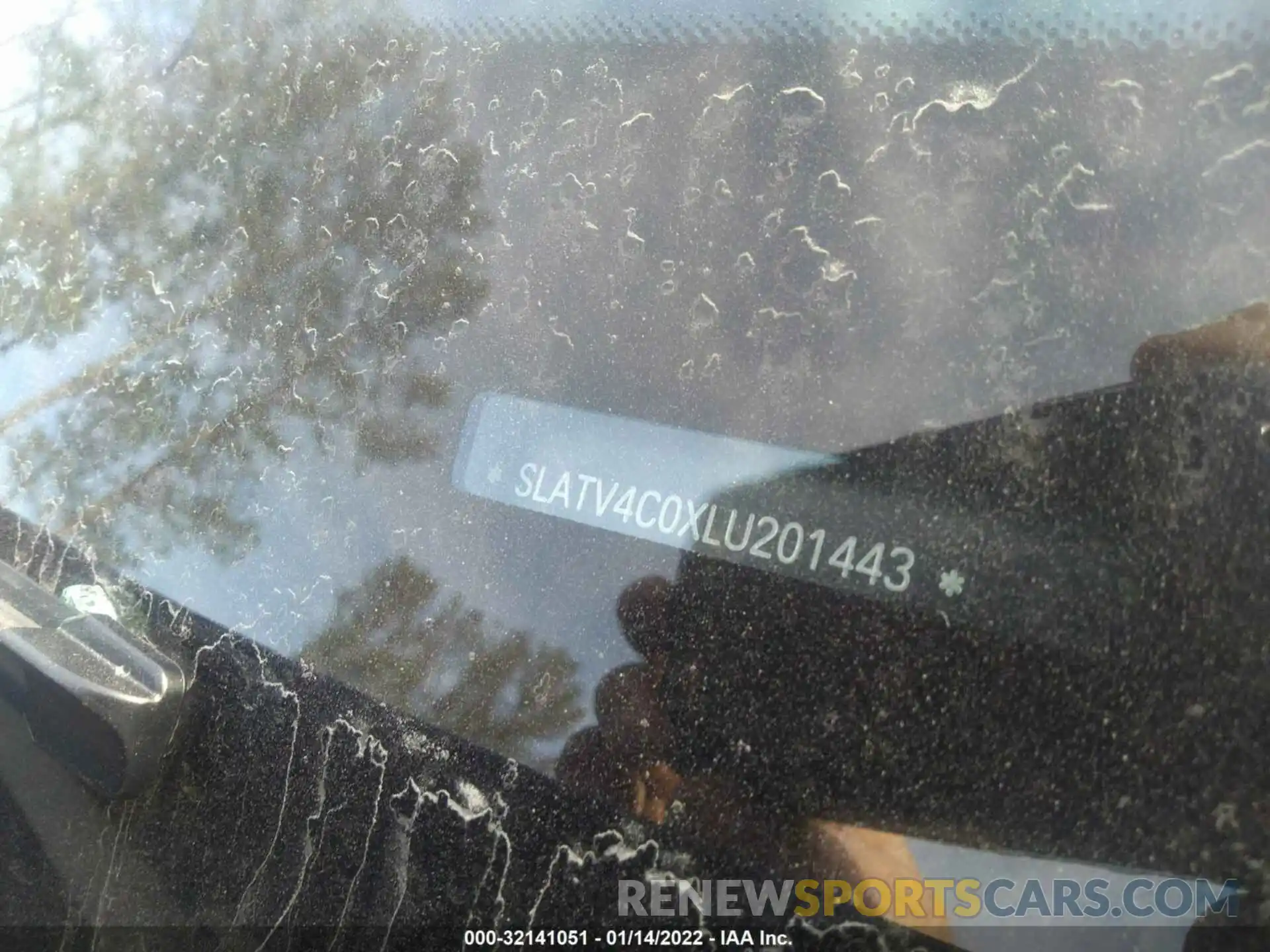 9 Photograph of a damaged car SLATV4C0XLU201443 ROLLS-ROYCE CULLINAN 2020