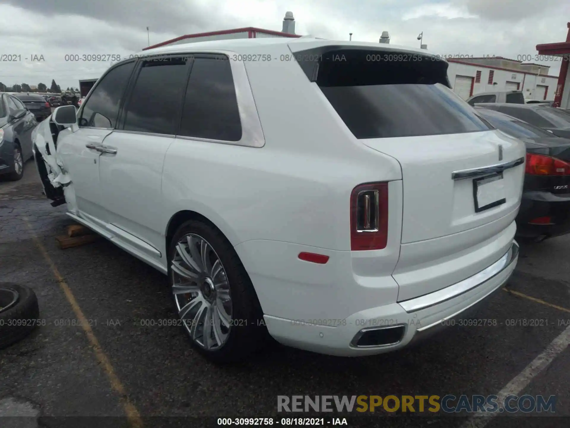 3 Photograph of a damaged car SLATV4C02MU204564 ROLLS-ROYCE CULLINAN 2021