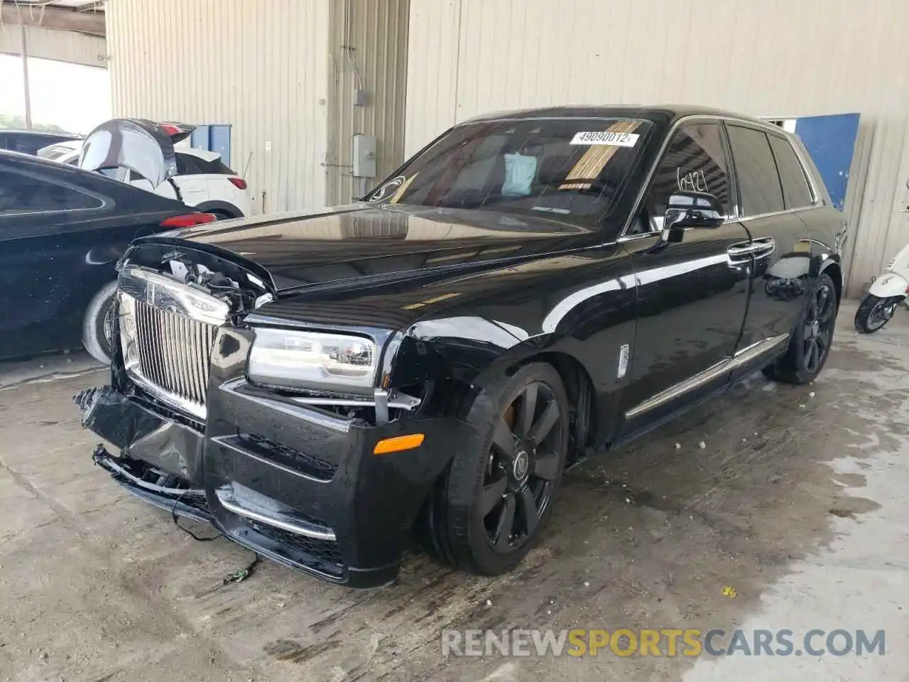 2 Photograph of a damaged car SLATV4C06MU205118 ROLLS-ROYCE CULLINAN 2021