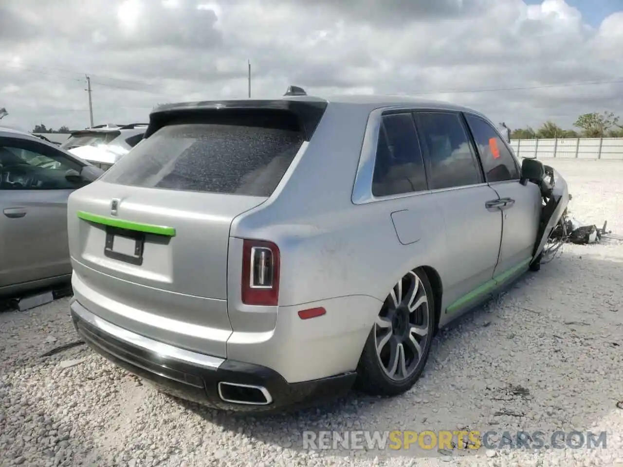 4 Photograph of a damaged car SLATV4C06MU206317 ROLLS-ROYCE CULLINAN 2021