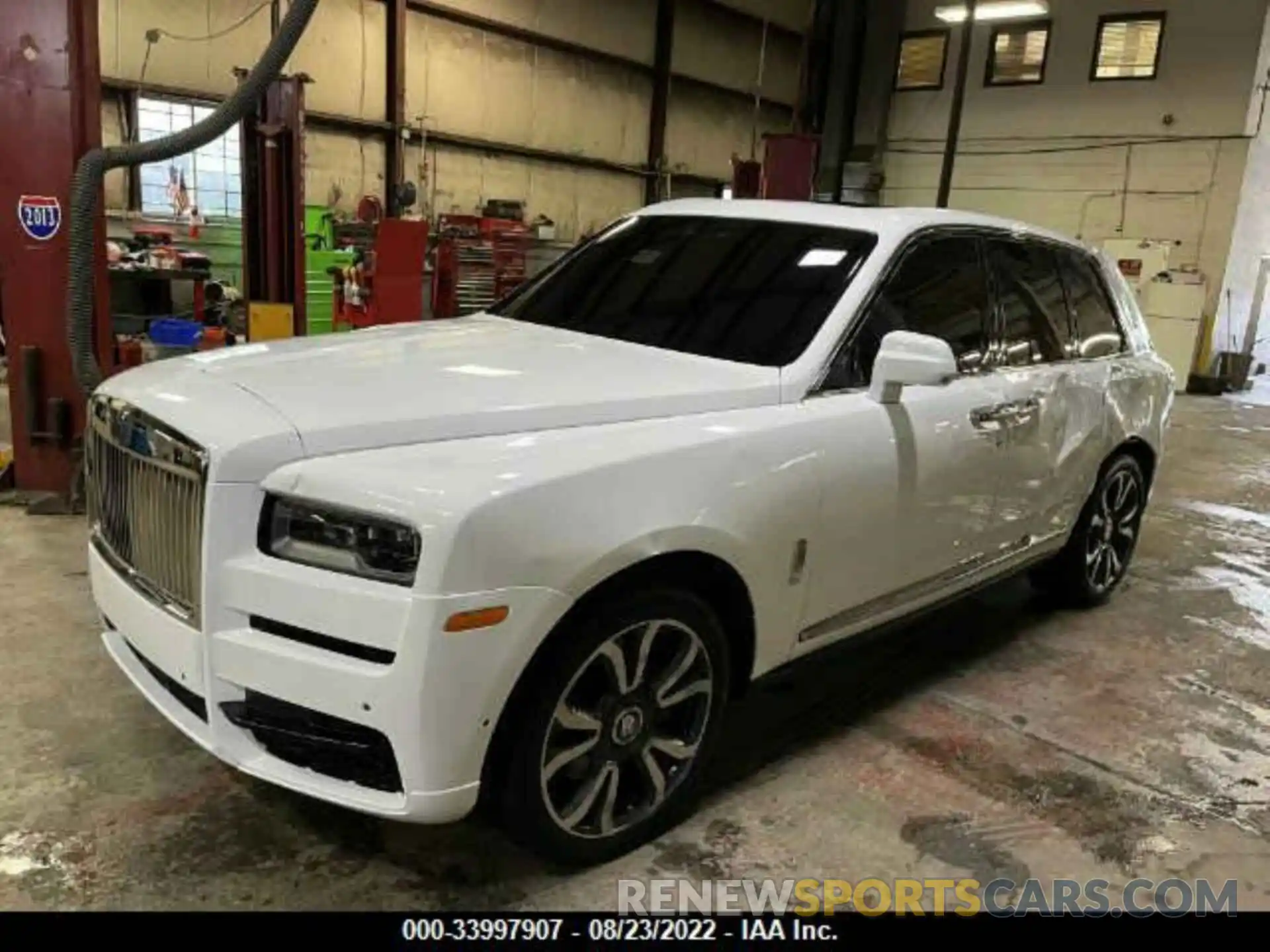 2 Photograph of a damaged car SLATV4C06MU207449 ROLLS-ROYCE CULLINAN 2021