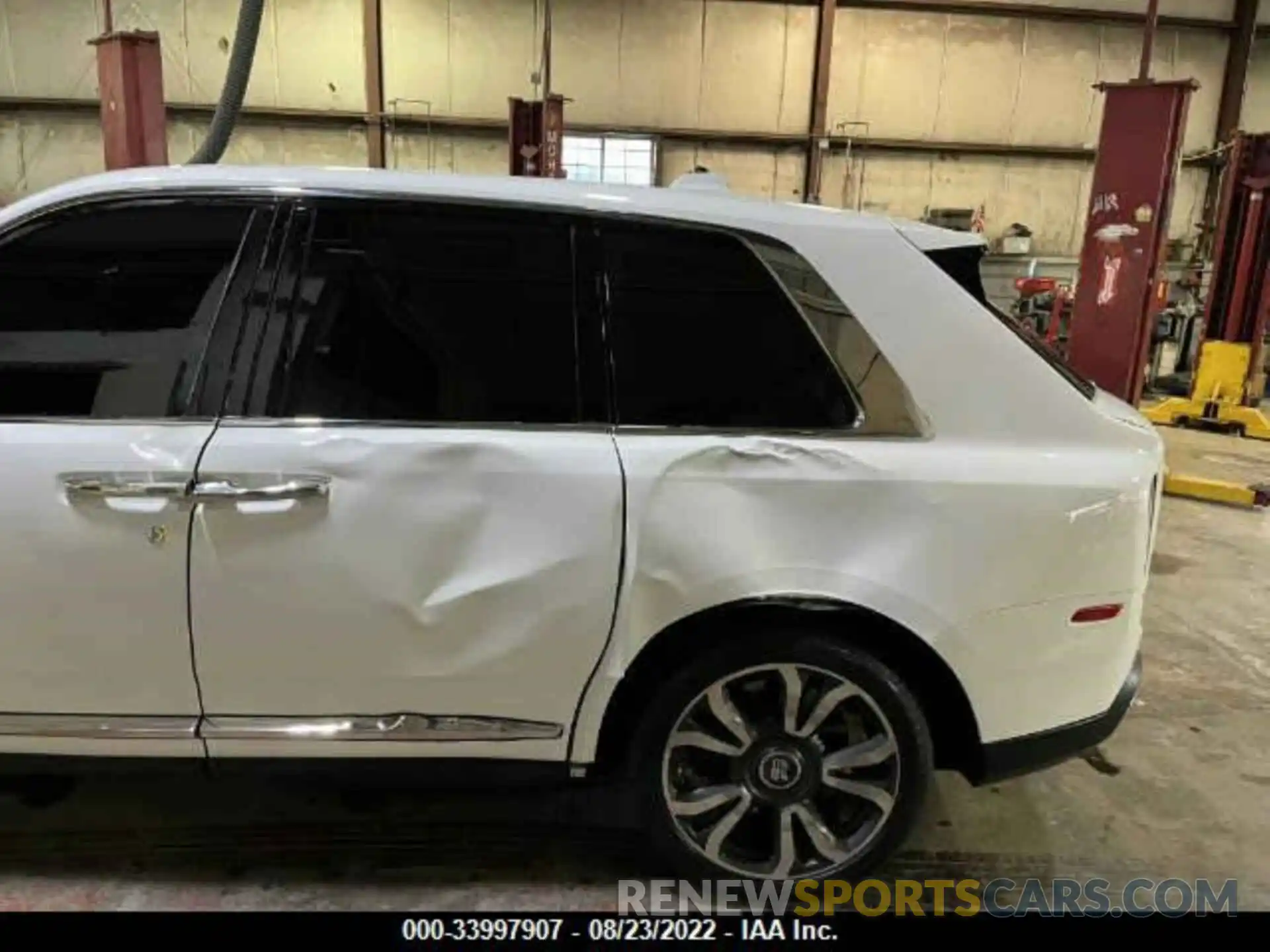 5 Photograph of a damaged car SLATV4C06MU207449 ROLLS-ROYCE CULLINAN 2021