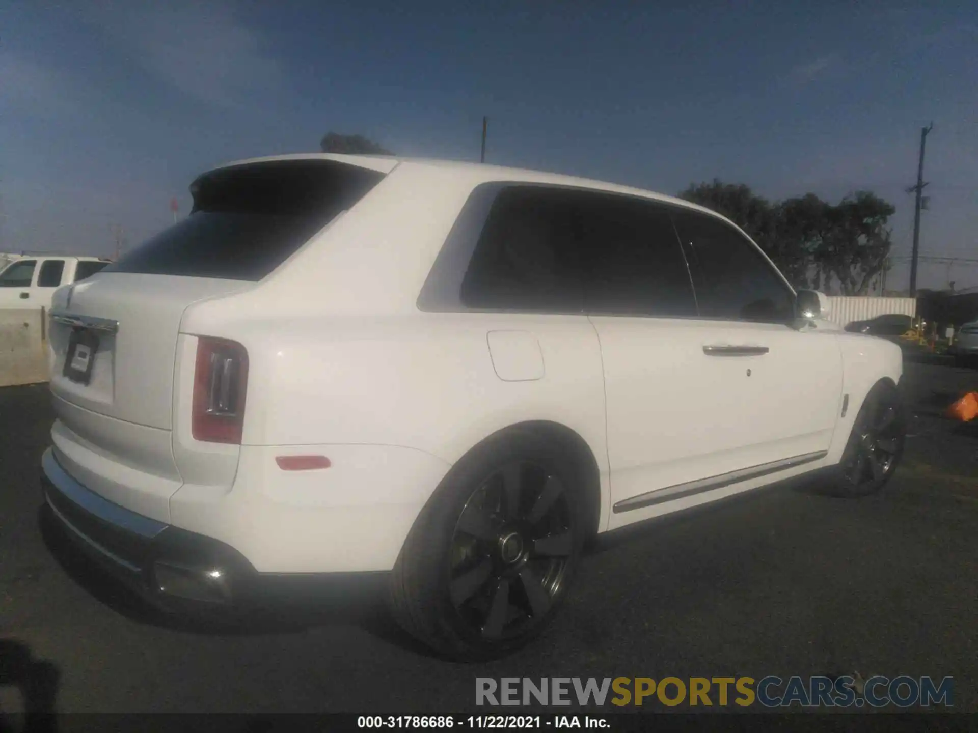 4 Photograph of a damaged car SLATV4C07MU208352 ROLLS-ROYCE CULLINAN 2021