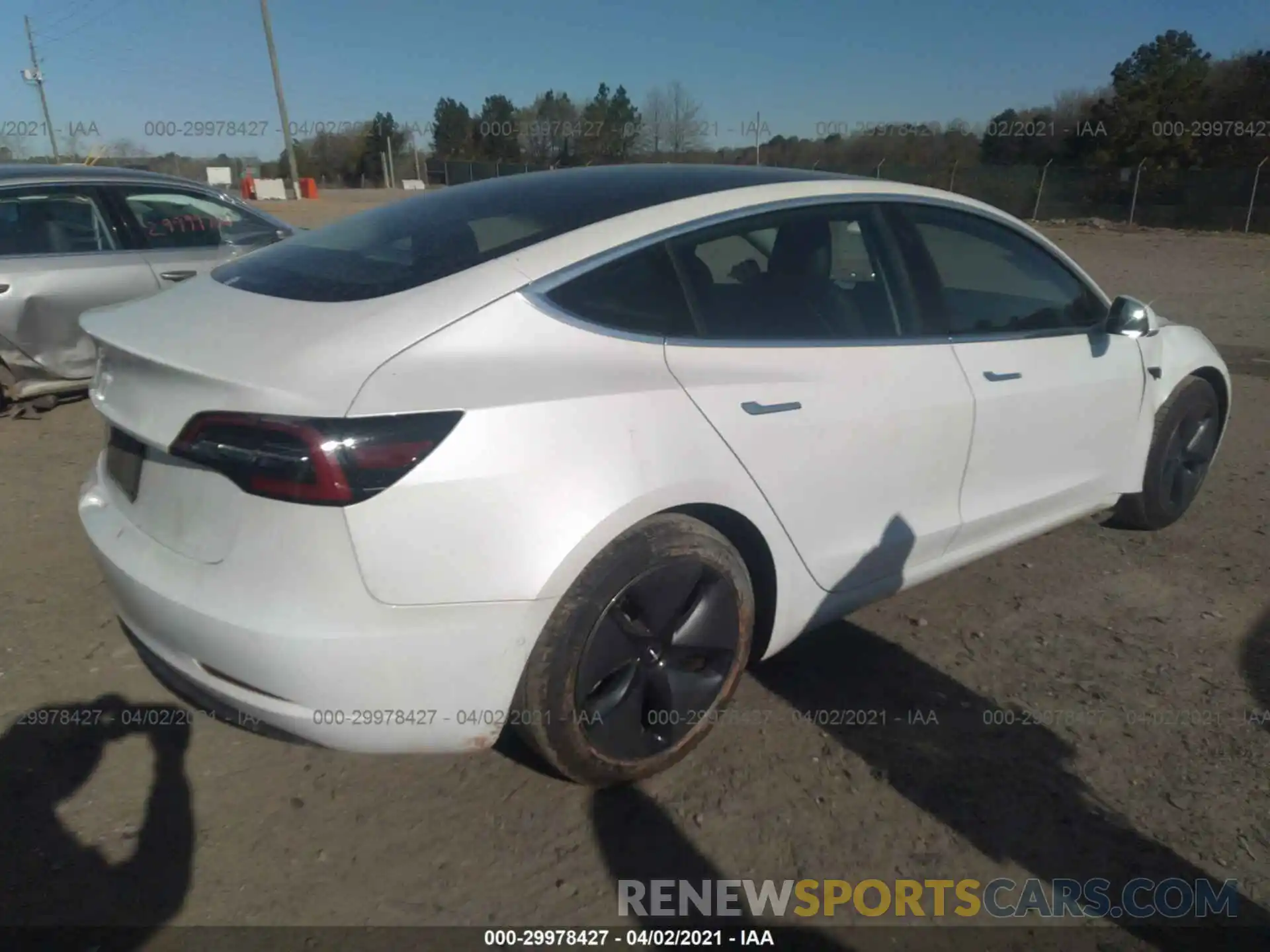 4 Фотография поврежденного автомобиля 5YJ3E1EA0KF299709 TESLA MODEL 3 2019