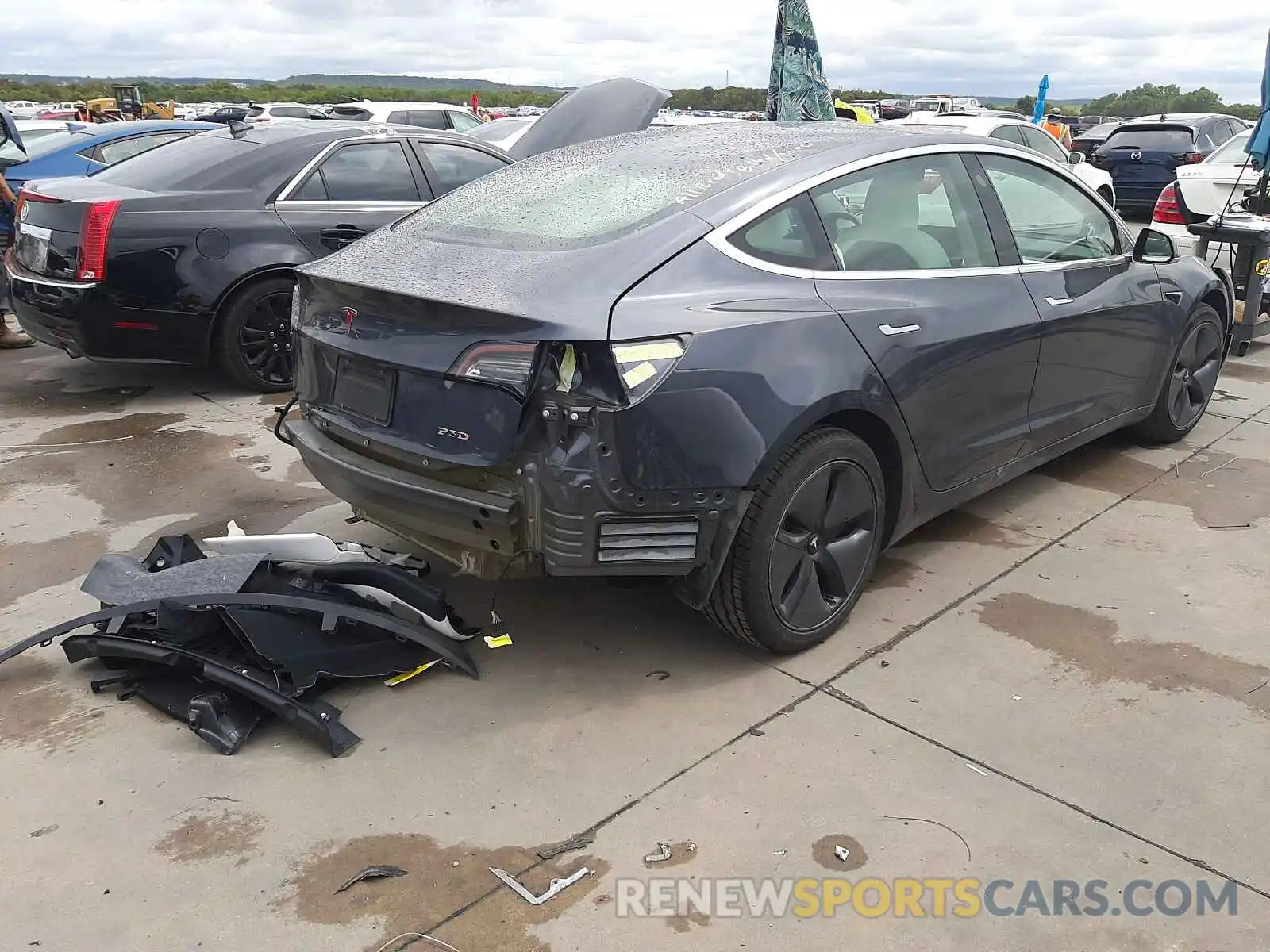 4 Photograph of a damaged car 5YJ3E1EA0KF301782 TESLA MODEL 3 2019