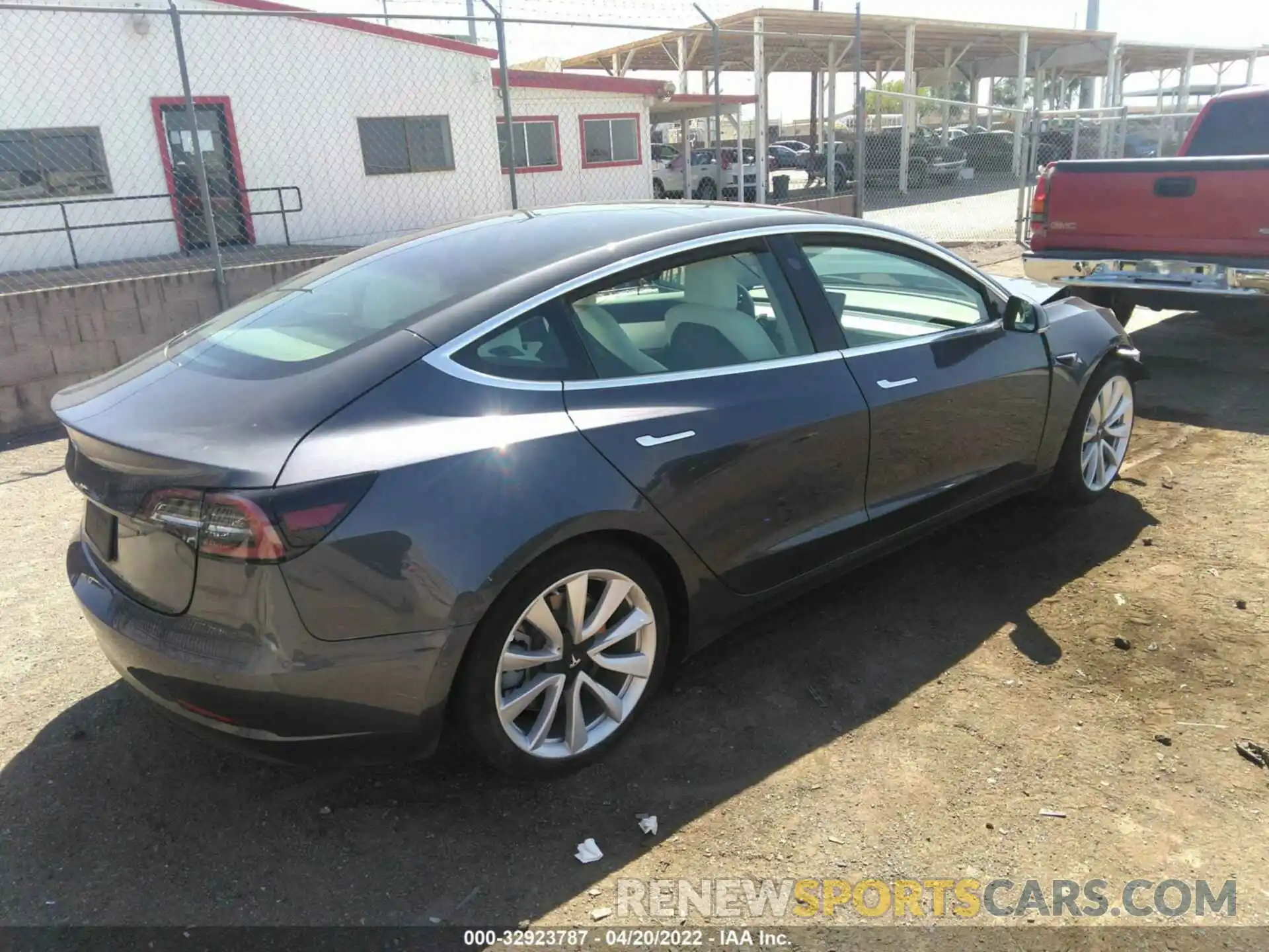 4 Фотография поврежденного автомобиля 5YJ3E1EA0KF302592 TESLA MODEL 3 2019