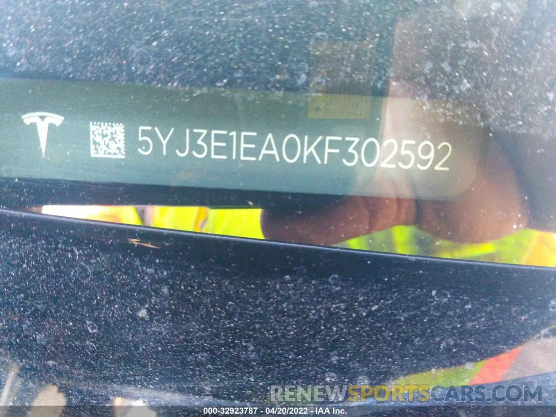 9 Photograph of a damaged car 5YJ3E1EA0KF302592 TESLA MODEL 3 2019