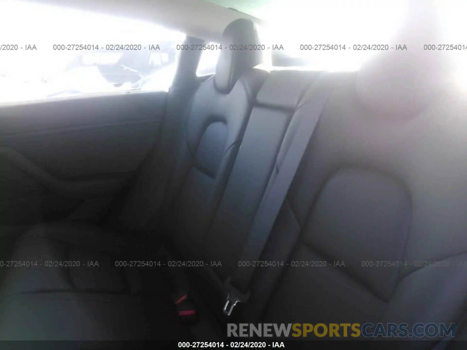 8 Photograph of a damaged car 5YJ3E1EA0KF305492 TESLA MODEL 3 2019