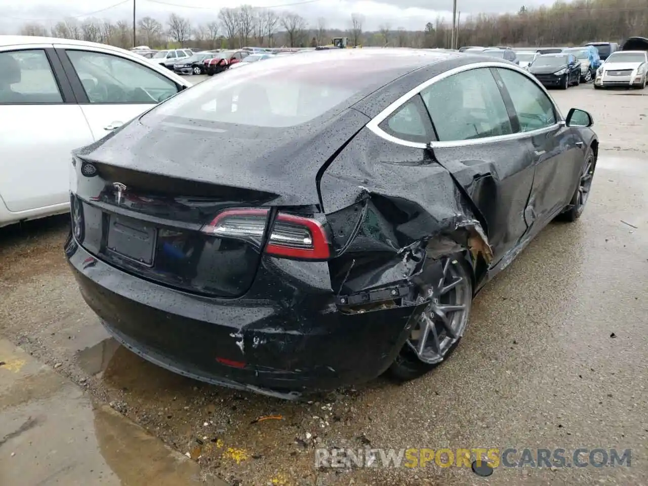 4 Photograph of a damaged car 5YJ3E1EA0KF306383 TESLA MODEL 3 2019