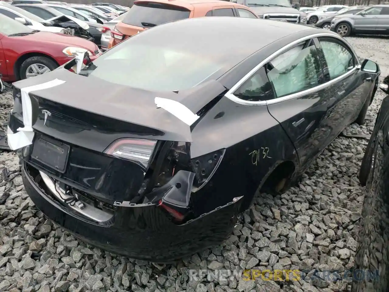 4 Фотография поврежденного автомобиля 5YJ3E1EA0KF306464 TESLA MODEL 3 2019