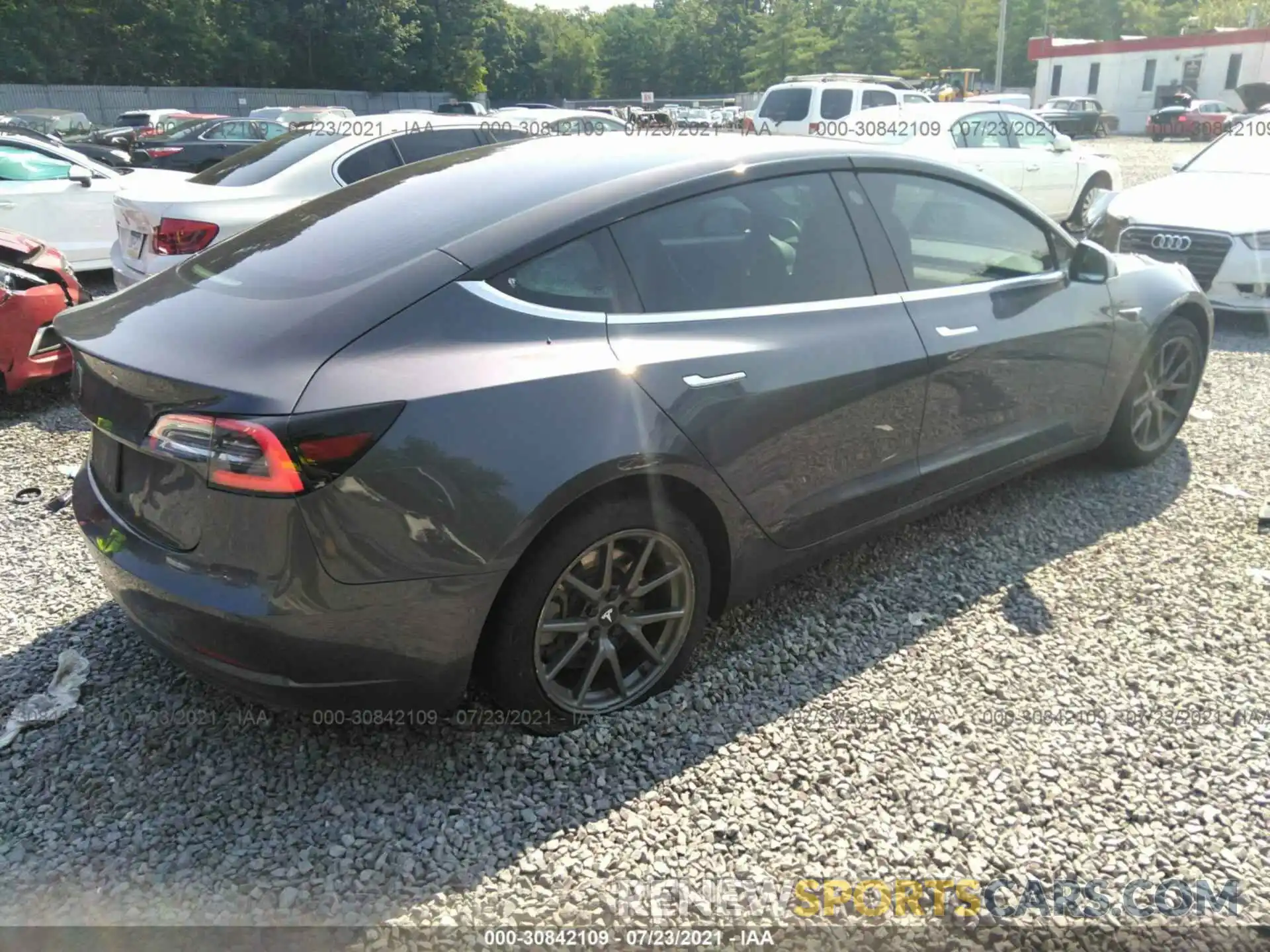 4 Photograph of a damaged car 5YJ3E1EA0KF307369 TESLA MODEL 3 2019