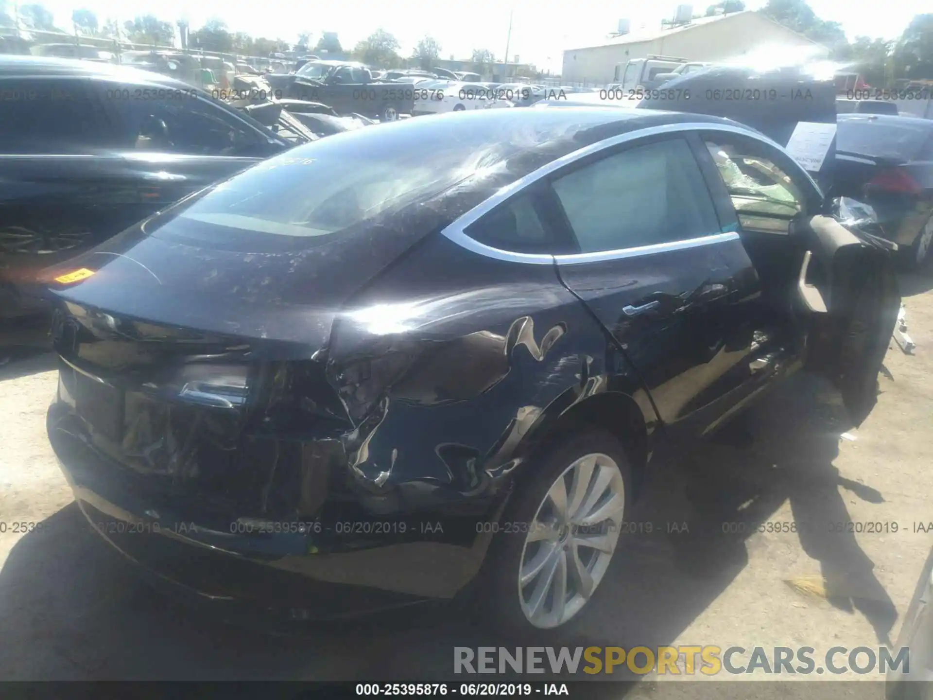 4 Фотография поврежденного автомобиля 5YJ3E1EA0KF310689 TESLA MODEL 3 2019