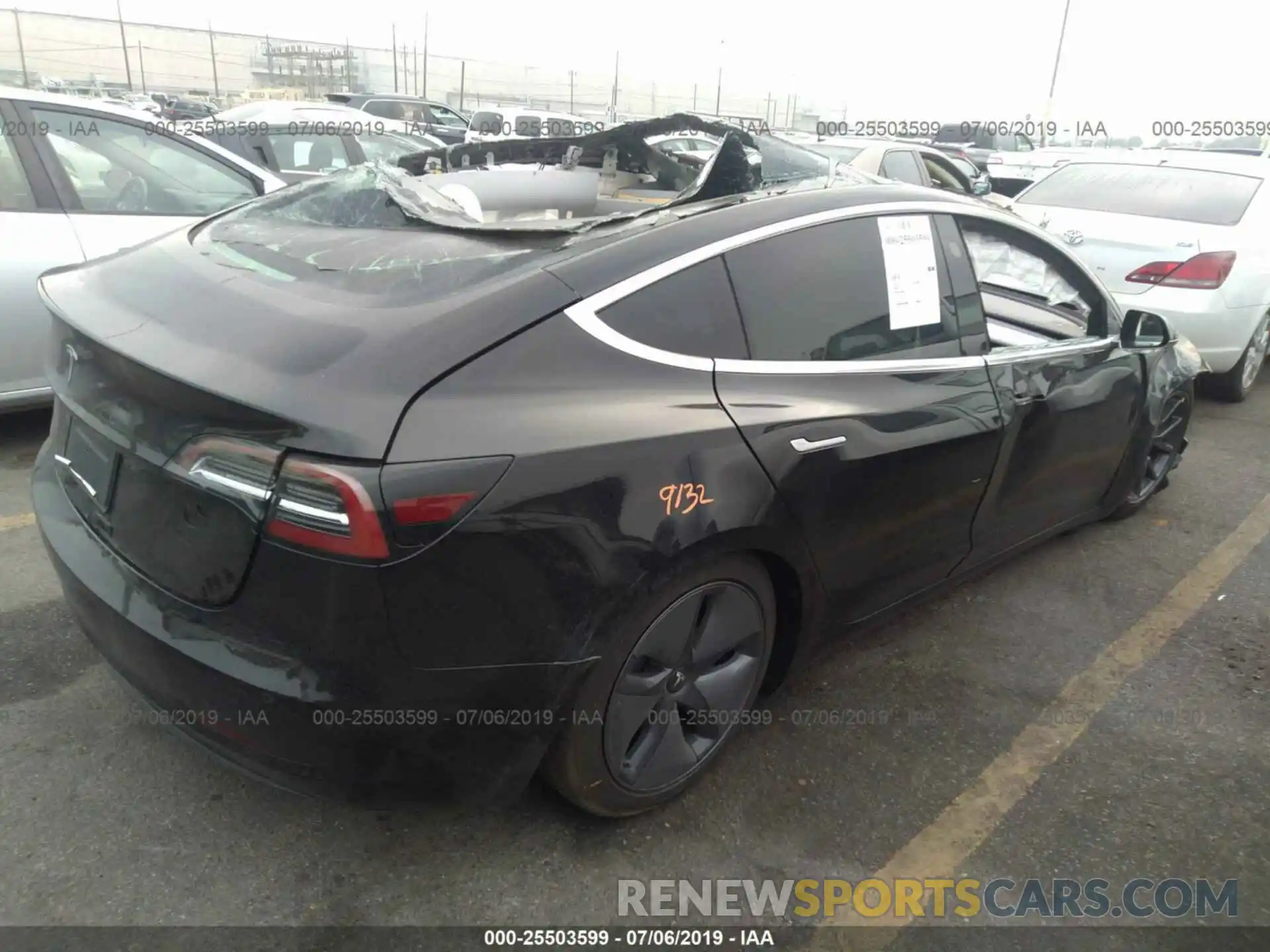 4 Photograph of a damaged car 5YJ3E1EA0KF312006 TESLA MODEL 3 2019