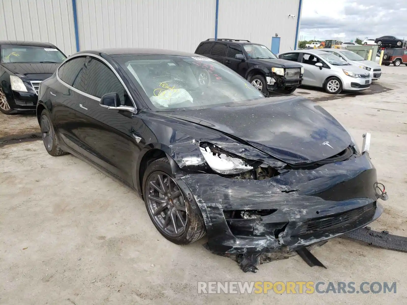 1 Фотография поврежденного автомобиля 5YJ3E1EA0KF313253 TESLA MODEL 3 2019