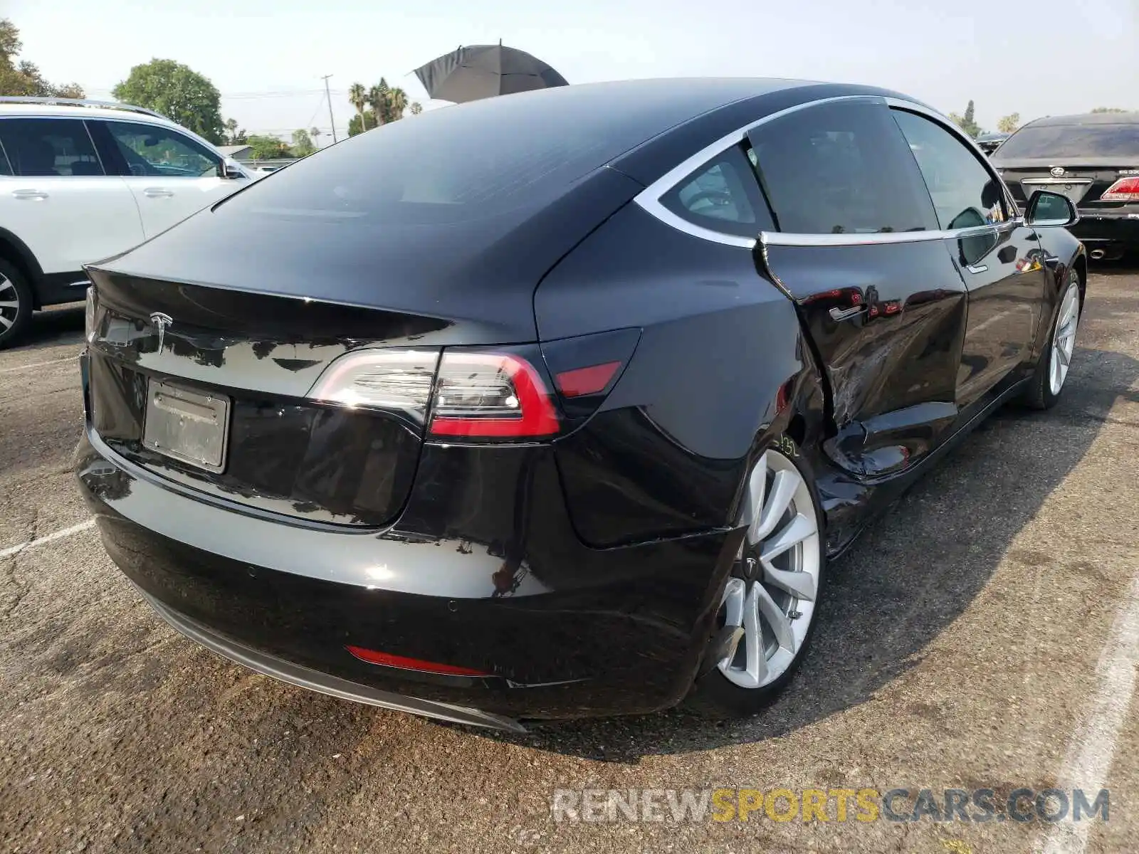 4 Фотография поврежденного автомобиля 5YJ3E1EA0KF315097 TESLA MODEL 3 2019