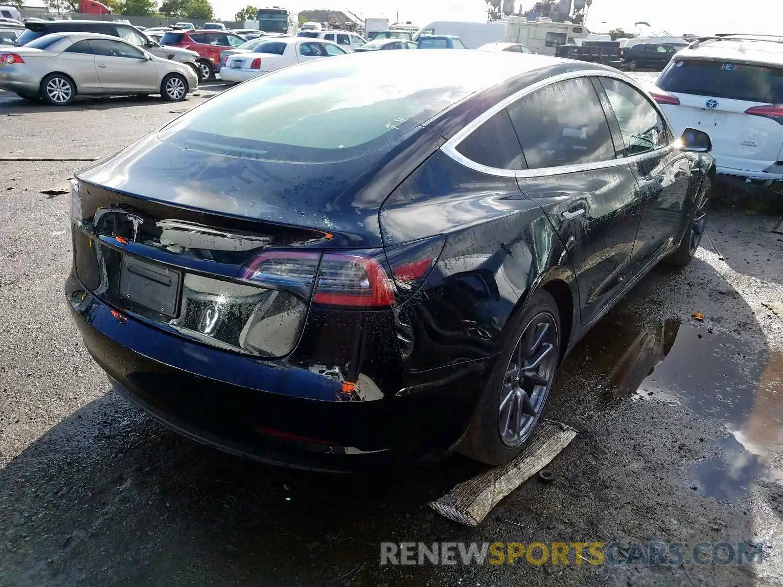 4 Photograph of a damaged car 5YJ3E1EA0KF316766 TESLA MODEL 3 2019