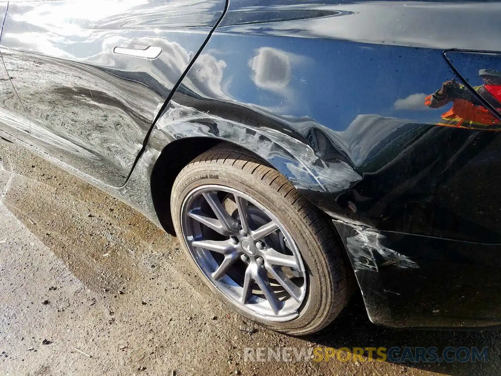 9 Photograph of a damaged car 5YJ3E1EA0KF316766 TESLA MODEL 3 2019