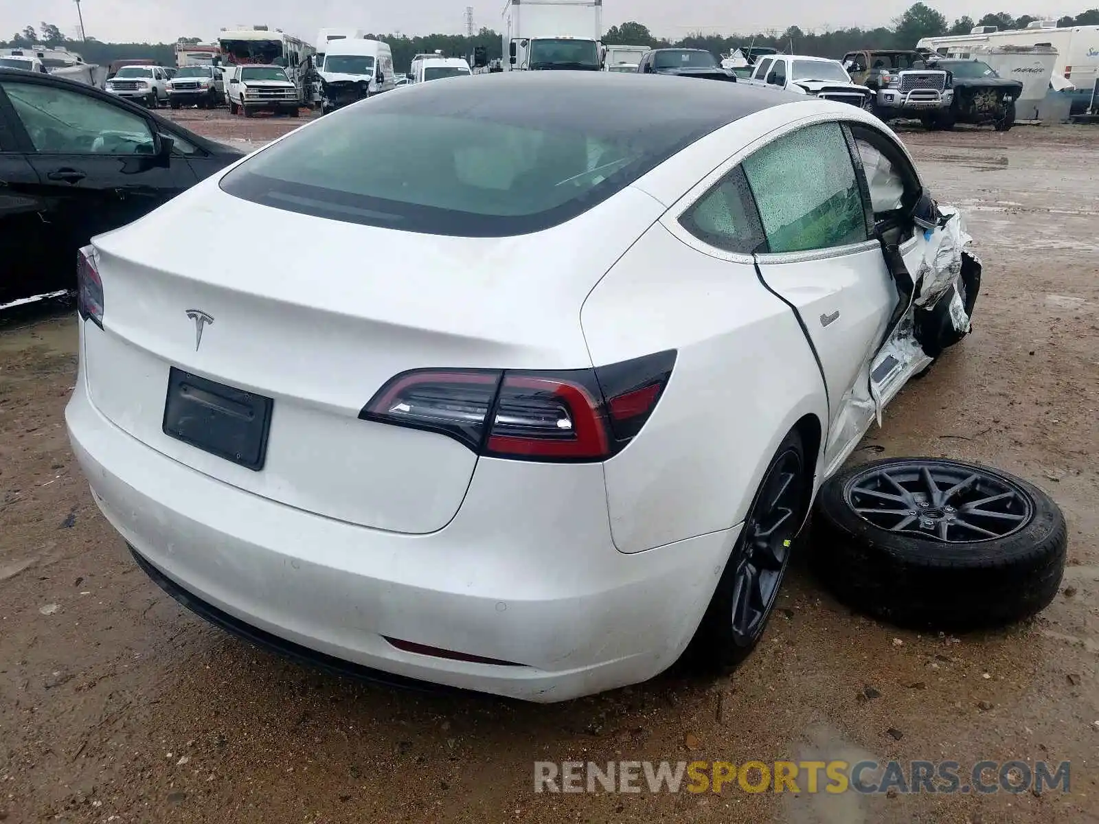 4 Photograph of a damaged car 5YJ3E1EA0KF317495 TESLA MODEL 3 2019