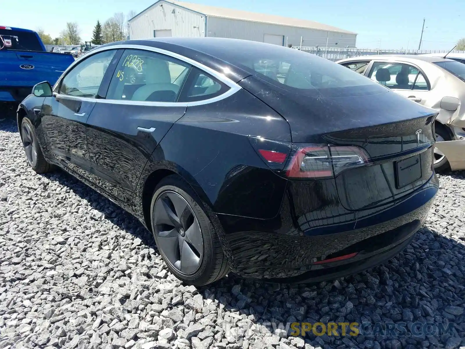 3 Photograph of a damaged car 5YJ3E1EA0KF403485 TESLA MODEL 3 2019