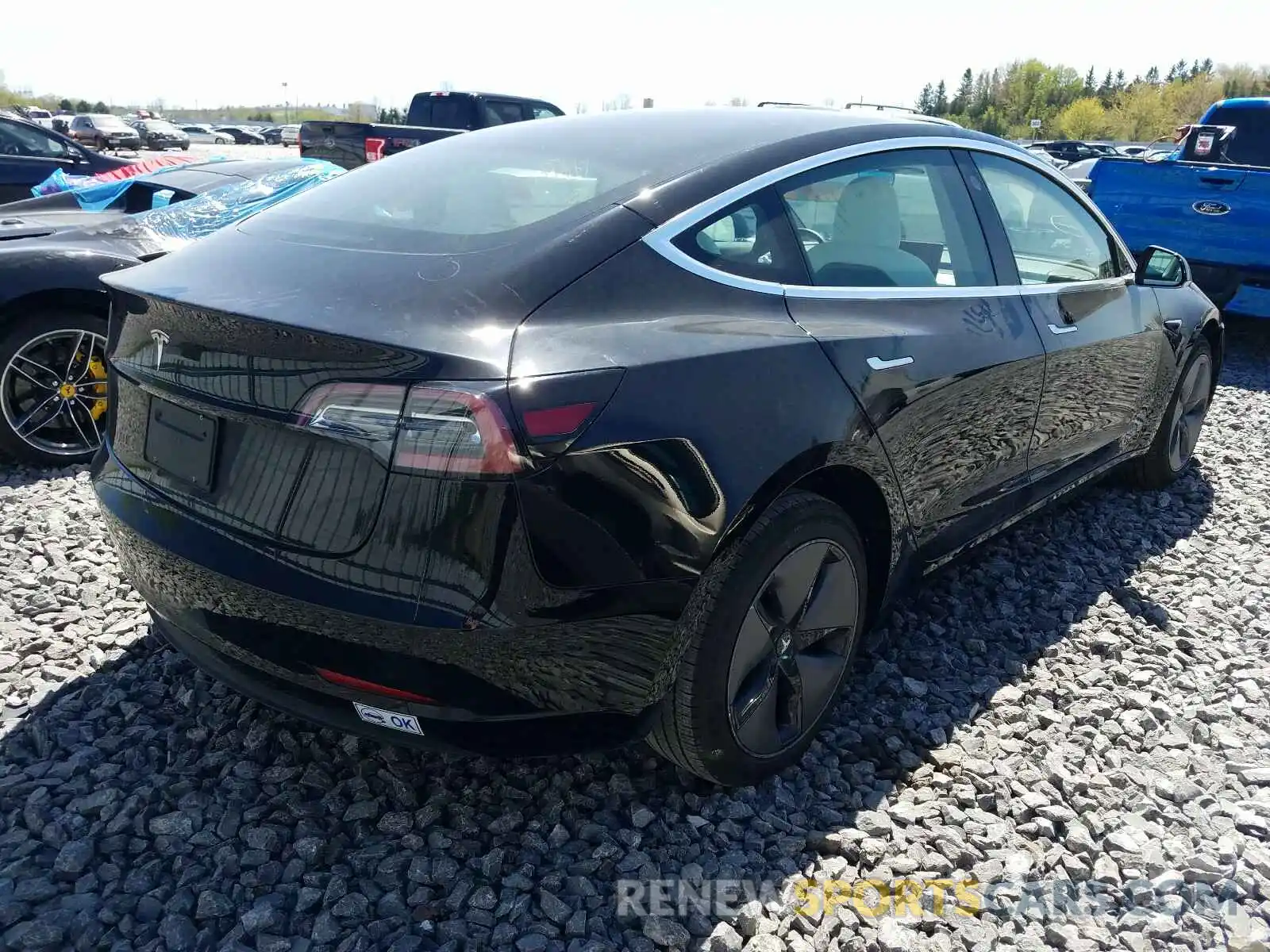 4 Photograph of a damaged car 5YJ3E1EA0KF403485 TESLA MODEL 3 2019