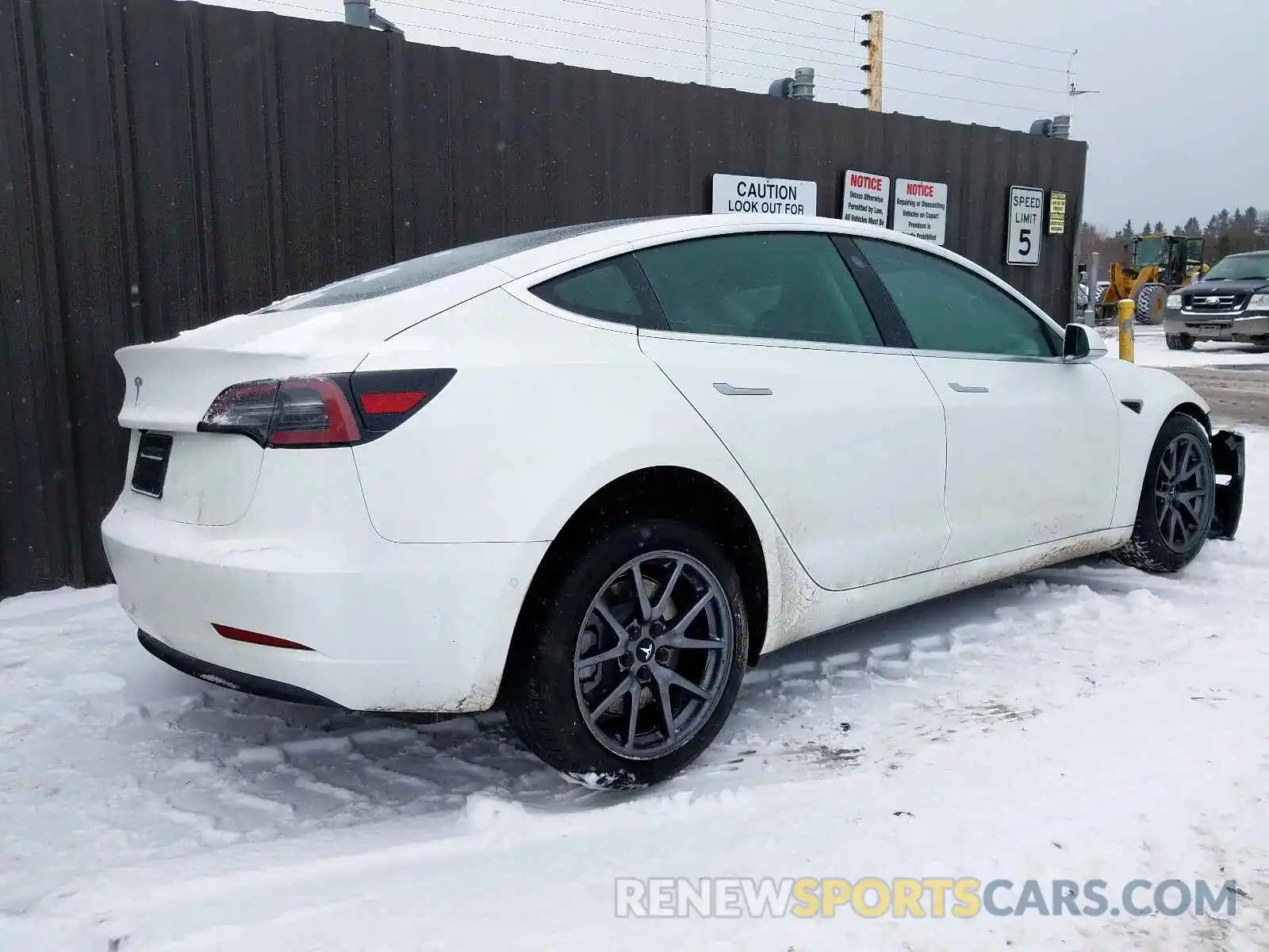 4 Фотография поврежденного автомобиля 5YJ3E1EA0KF426653 TESLA MODEL 3 2019