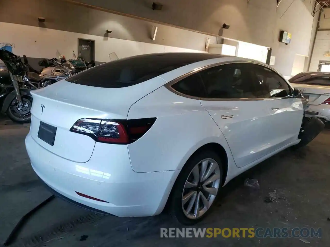 4 Фотография поврежденного автомобиля 5YJ3E1EA0KF429438 TESLA MODEL 3 2019