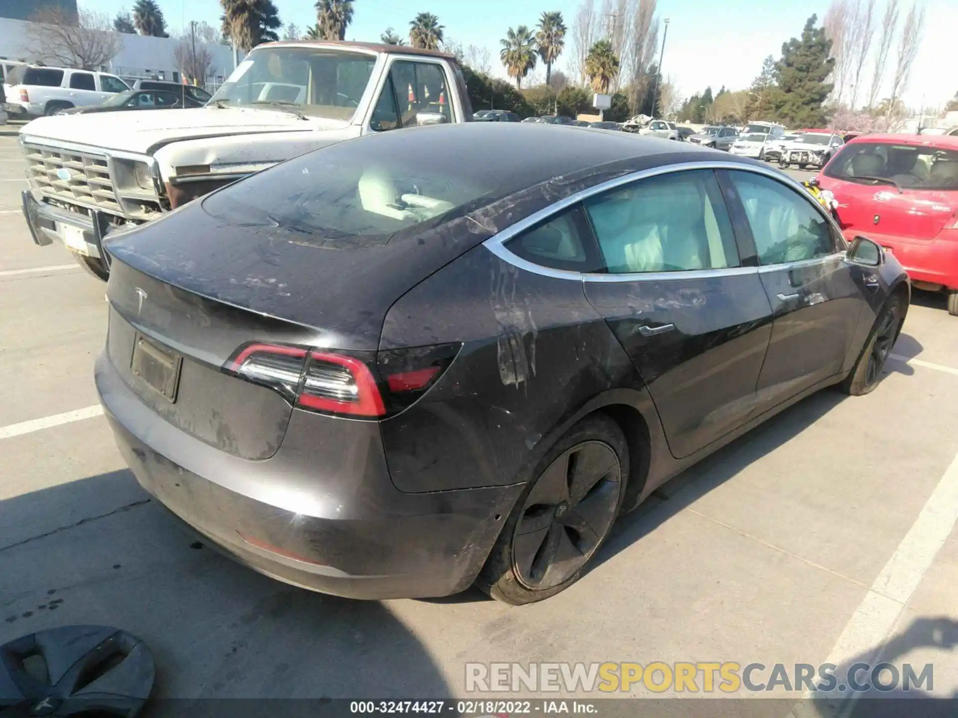 4 Фотография поврежденного автомобиля 5YJ3E1EA0KF431576 TESLA MODEL 3 2019