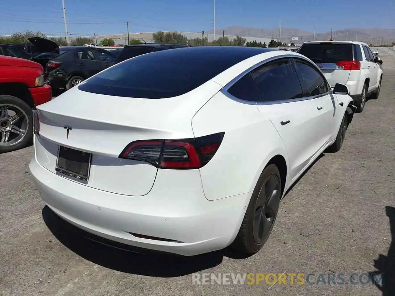 4 Фотография поврежденного автомобиля 5YJ3E1EA0KF436597 TESLA MODEL 3 2019