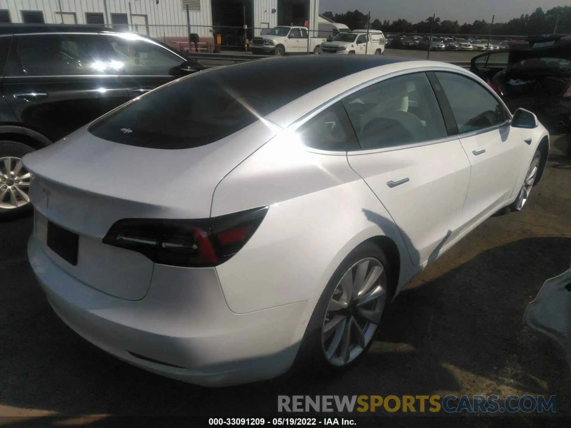 4 Фотография поврежденного автомобиля 5YJ3E1EA0KF447809 TESLA MODEL 3 2019