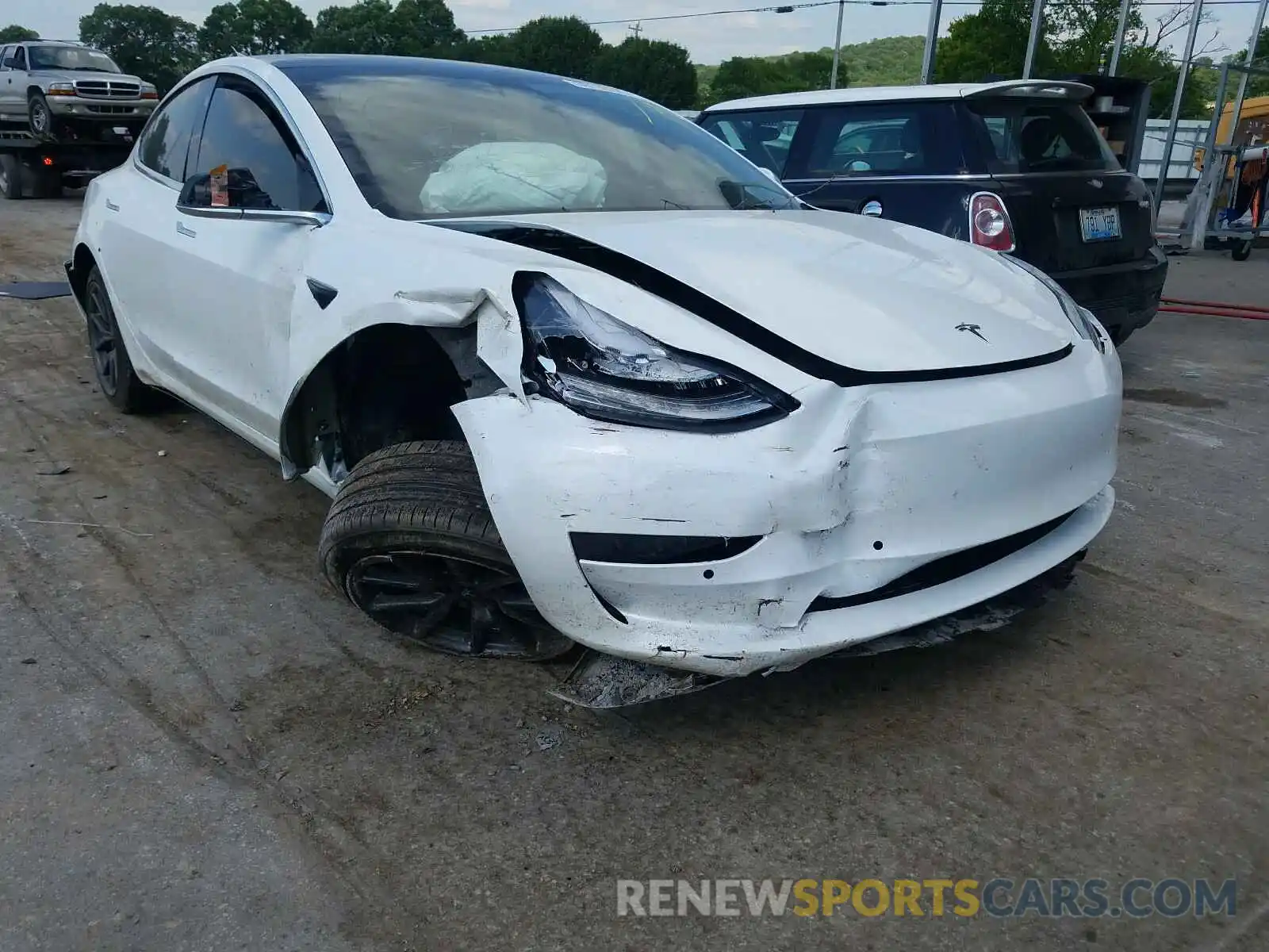 1 Фотография поврежденного автомобиля 5YJ3E1EA0KF482835 TESLA MODEL 3 2019