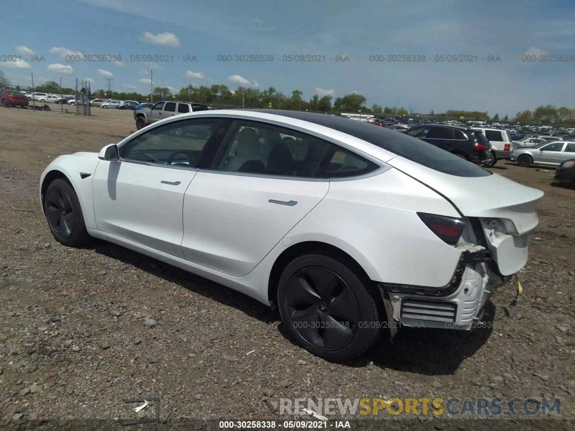 3 Photograph of a damaged car 5YJ3E1EA0KF486240 TESLA MODEL 3 2019