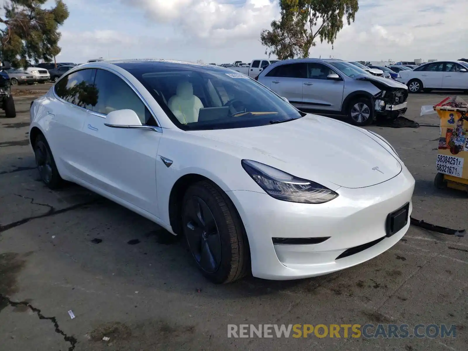 1 Photograph of a damaged car 5YJ3E1EA0KF509578 TESLA MODEL 3 2019