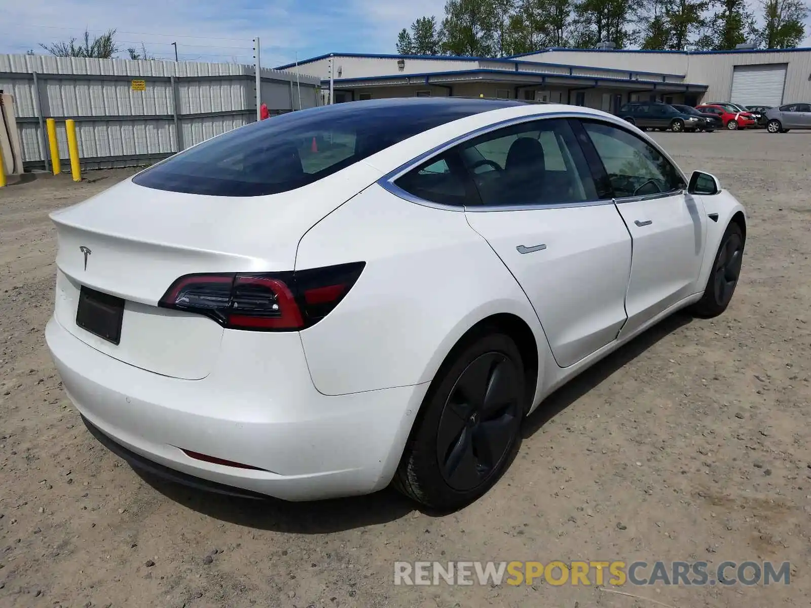 4 Фотография поврежденного автомобиля 5YJ3E1EA1KF190496 TESLA MODEL 3 2019